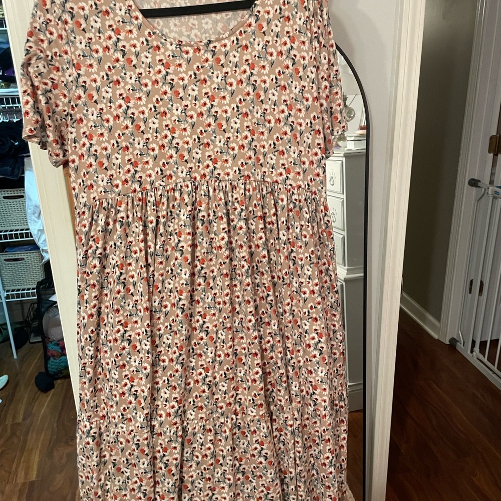 Cream and Orange Casual Sundress with Scoop Neck and Short Sleeves